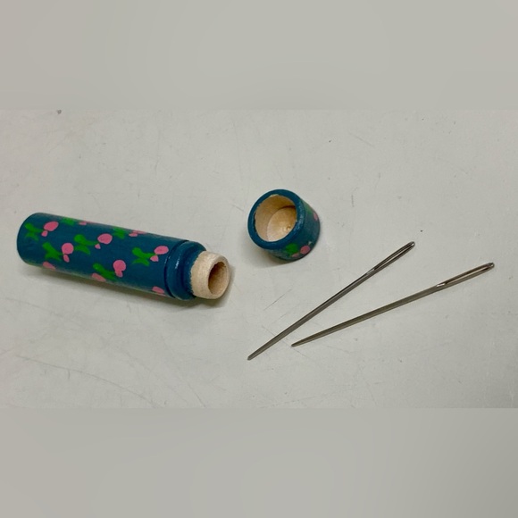 Vtg Floral Folk Art Hand Painted Wooden Lidded Needle Cannister Case - Picture 8 of 12